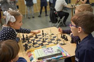 kids playing chess