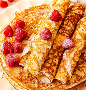 creps with raspberries